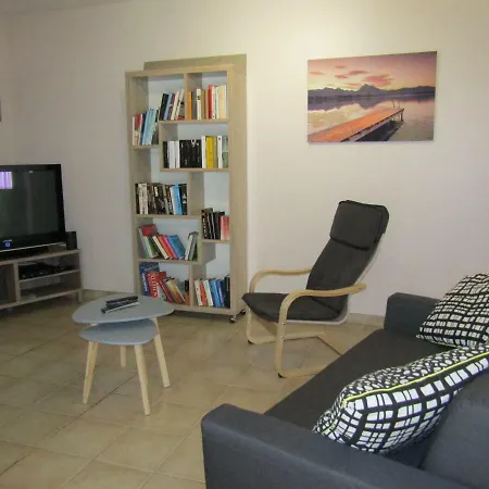 בית נופש De Marcade *